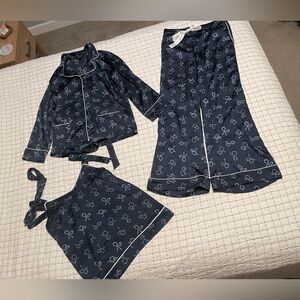 Banana Republic Women’s Pajama Set in Dark Blue with Bow Pattern - Size XS